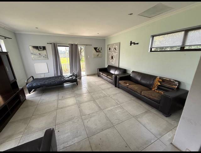 8 BEDROOM HOUSE FOR SALE IN KAALPLAATS WEST